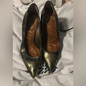 Sam Edelman black and gold pumps